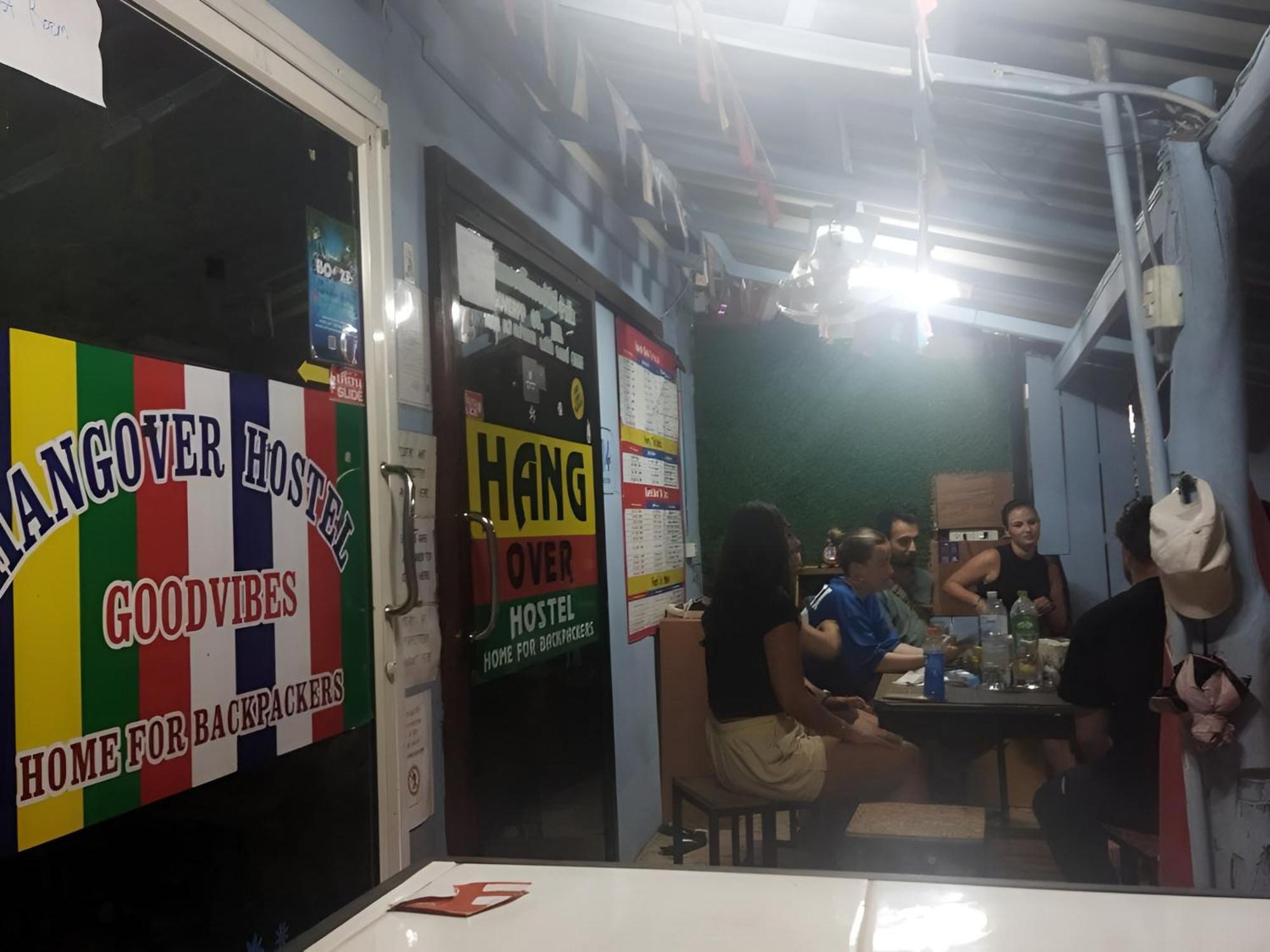 Hangover Hostel Kepulauan Phi Phi Bagian luar foto